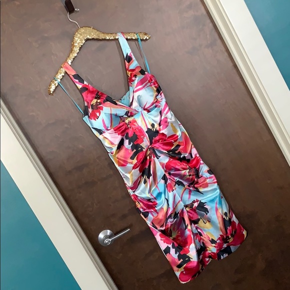 Cache Floral Ruched Dress - Picture 2 of 7